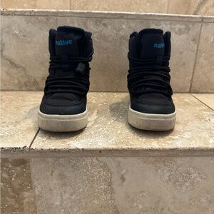 Native Kids Black and Blue High-Top Snow Boot Shoe